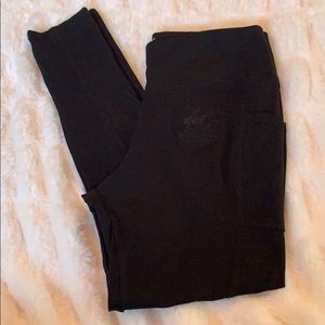 Black leggings with pockets
